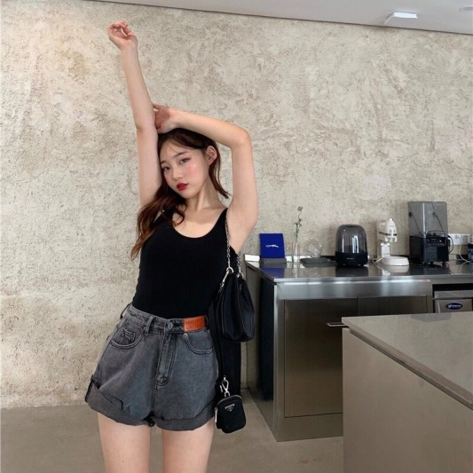 黑色高腰复古直筒阔腿牛仔短裤