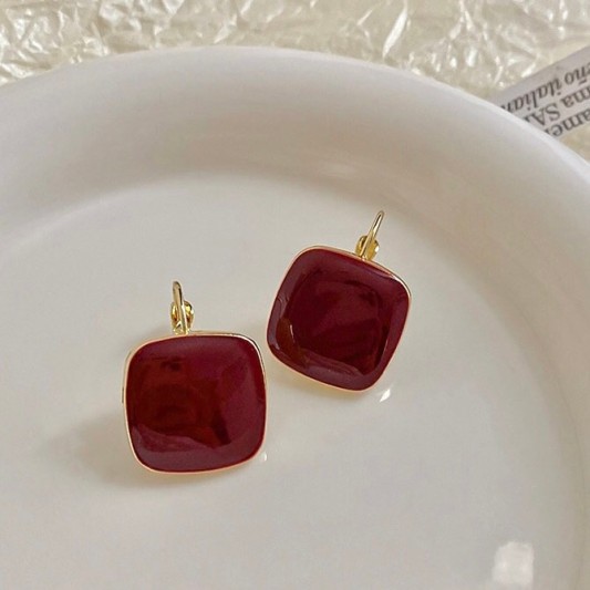 酒红色精致耳环