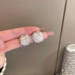白色复古绒布格纹方形耳钉