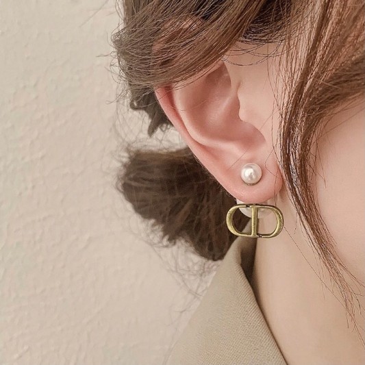 CD字母珍珠小香风耳环